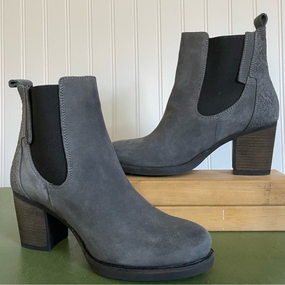 NWT Bos. & Co. DALLY Waterproof Suede Chelsea Boots in Gray Slate *Portugal* - Picture 3 of 13